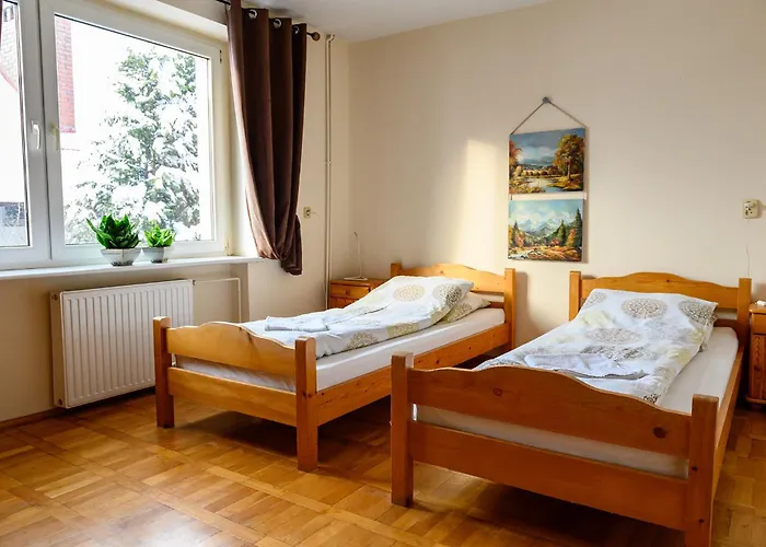 Goscinne Cykada * 斯克拉斯卡波伦巴