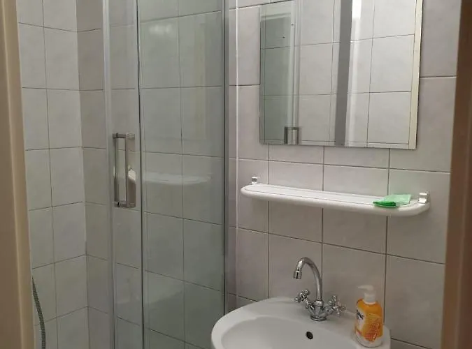 Goscinne Cykada * 斯克拉斯卡波伦巴